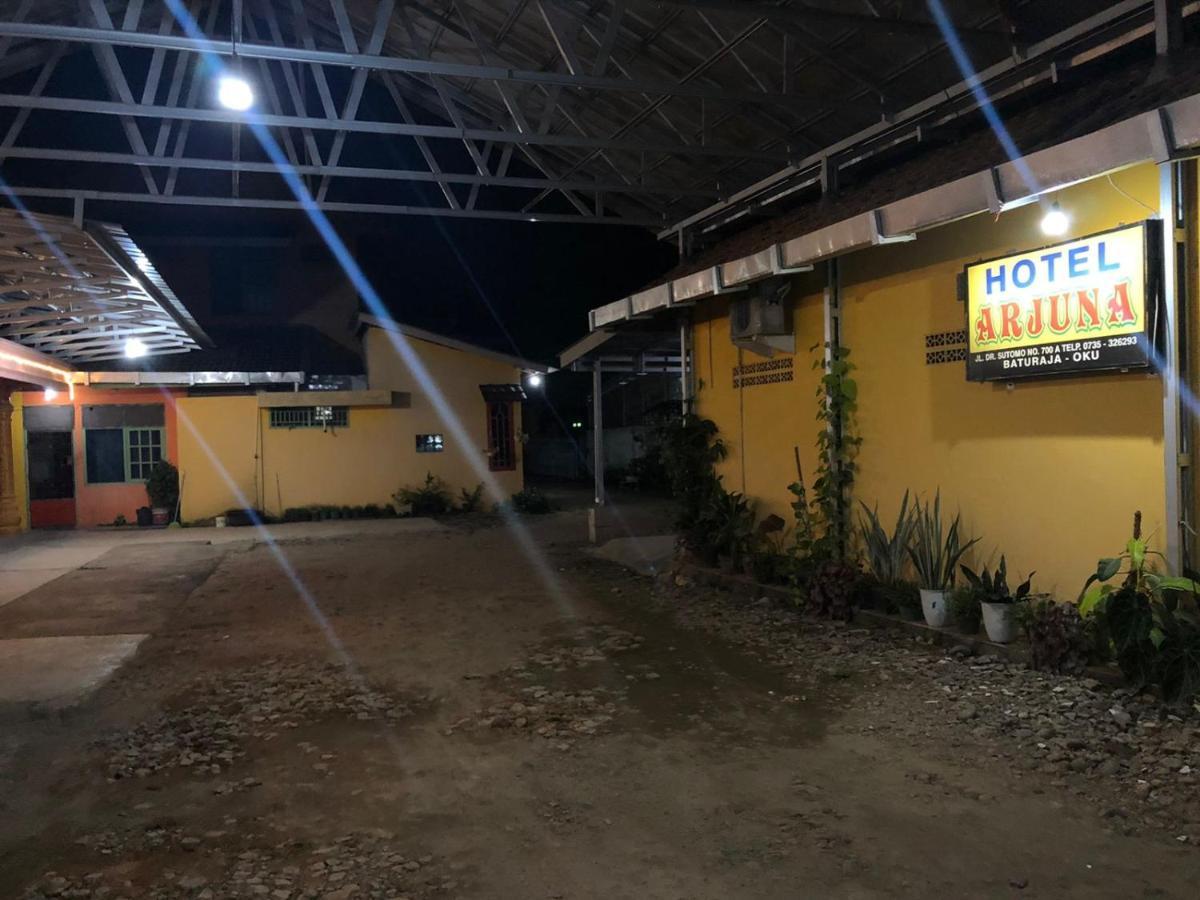 Baturaja  Hotel Arjuna מראה חיצוני תמונה