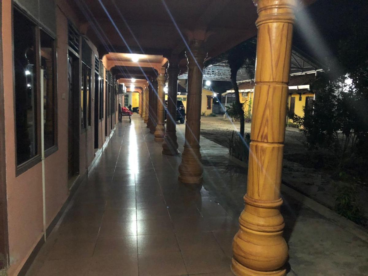 Baturaja  Hotel Arjuna מראה חיצוני תמונה